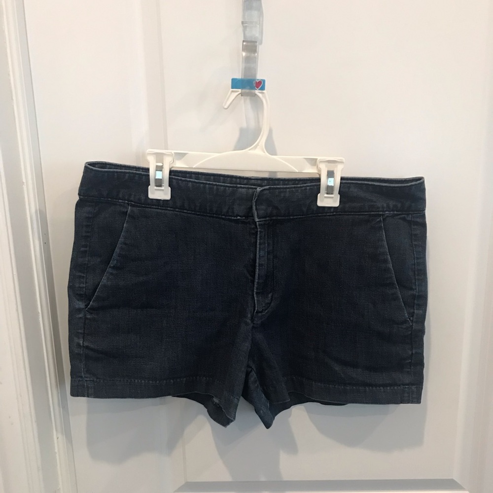 Banana republic the Hampton fit shorts size 31/12